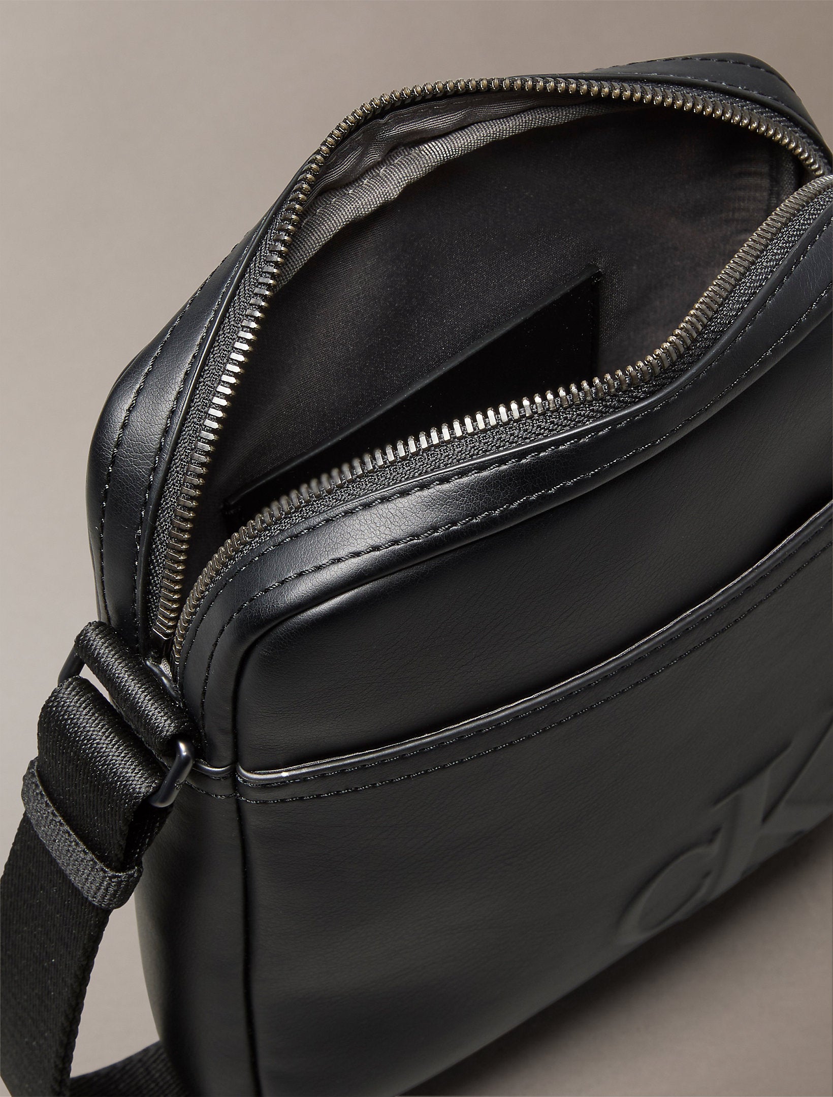 Calvin Klein Reporter Bag