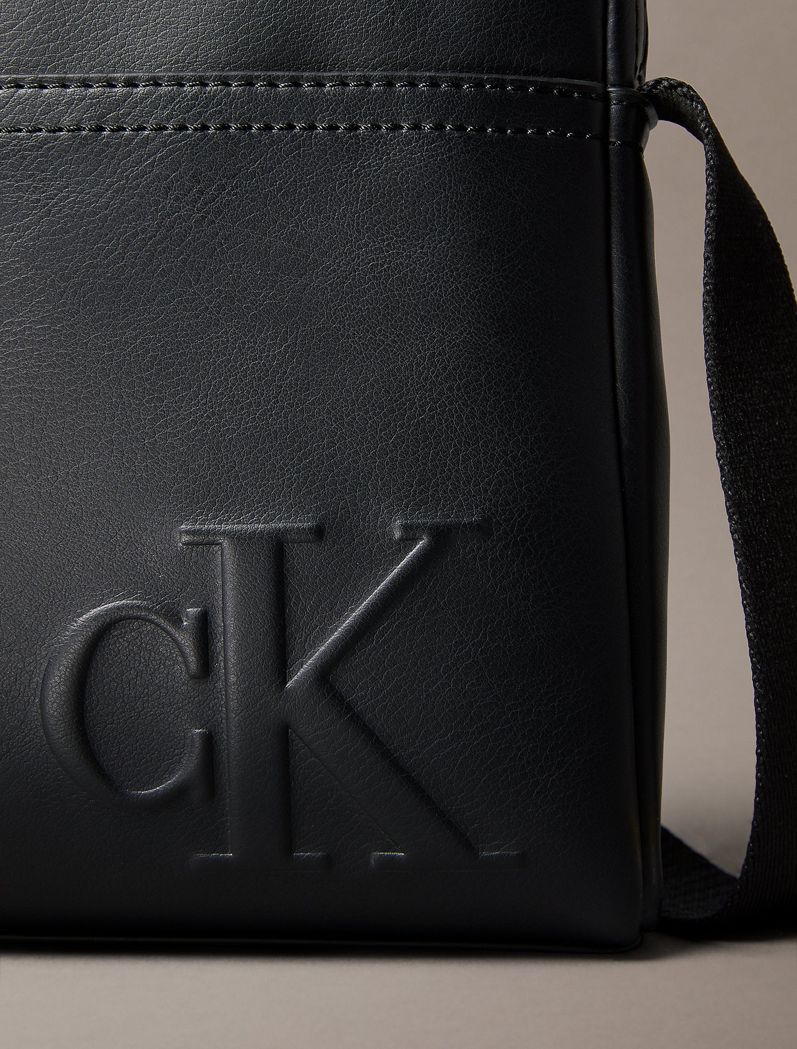 Calvin Klein Reporter Bag