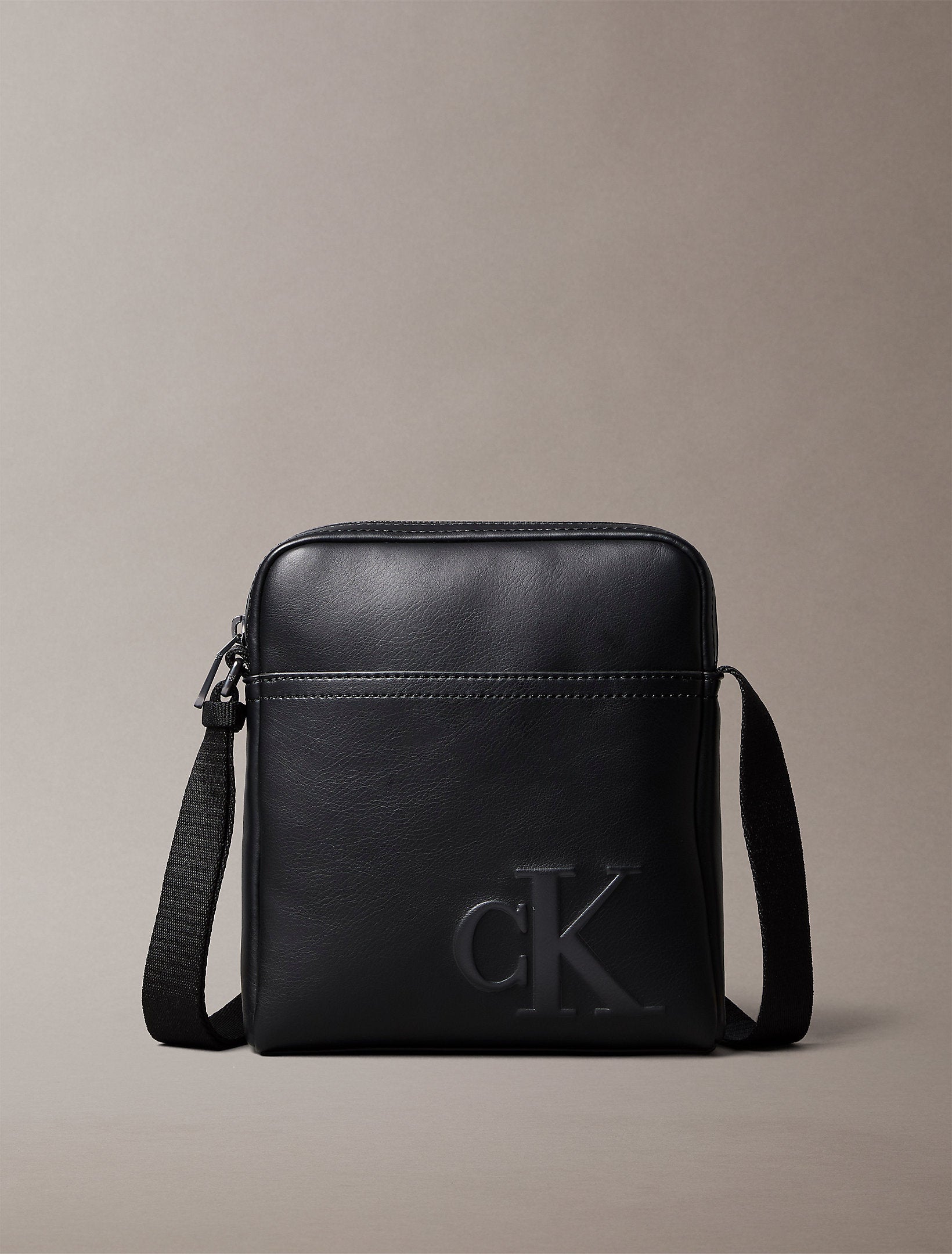 Calvin Klein Reporter Bag