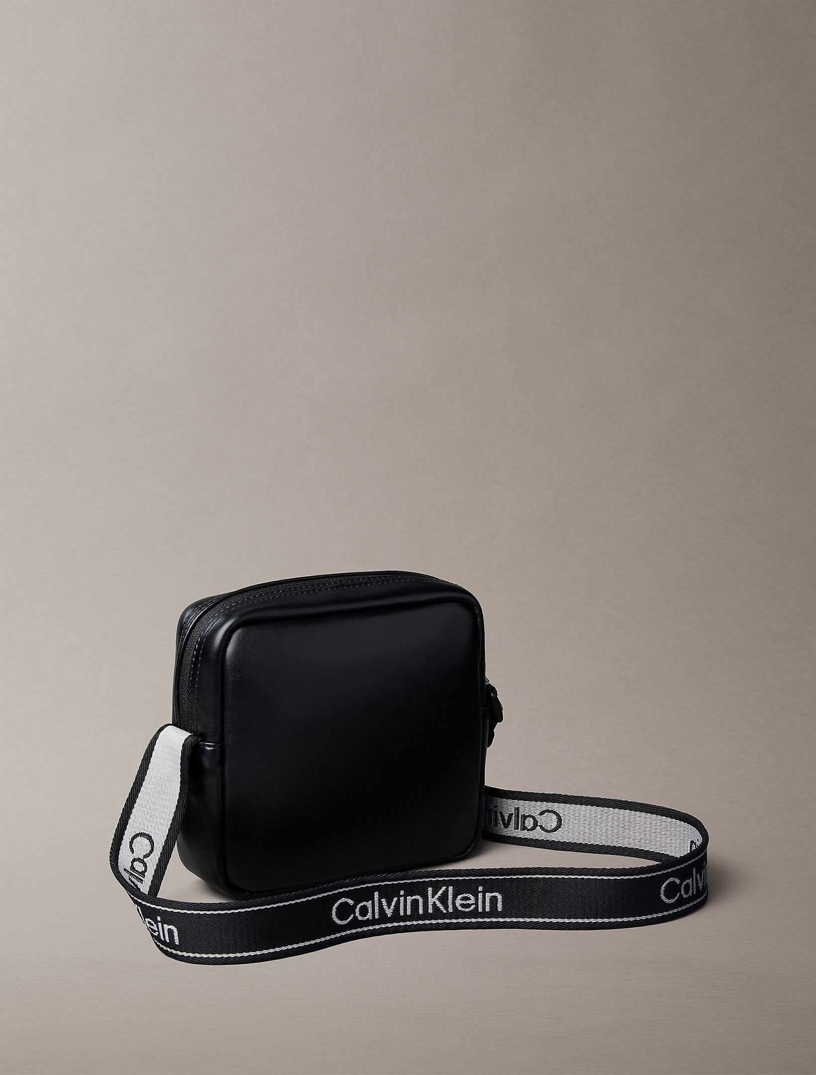 حقيبة كالفين كلاين Bold Logo Webbing Square Crossbo