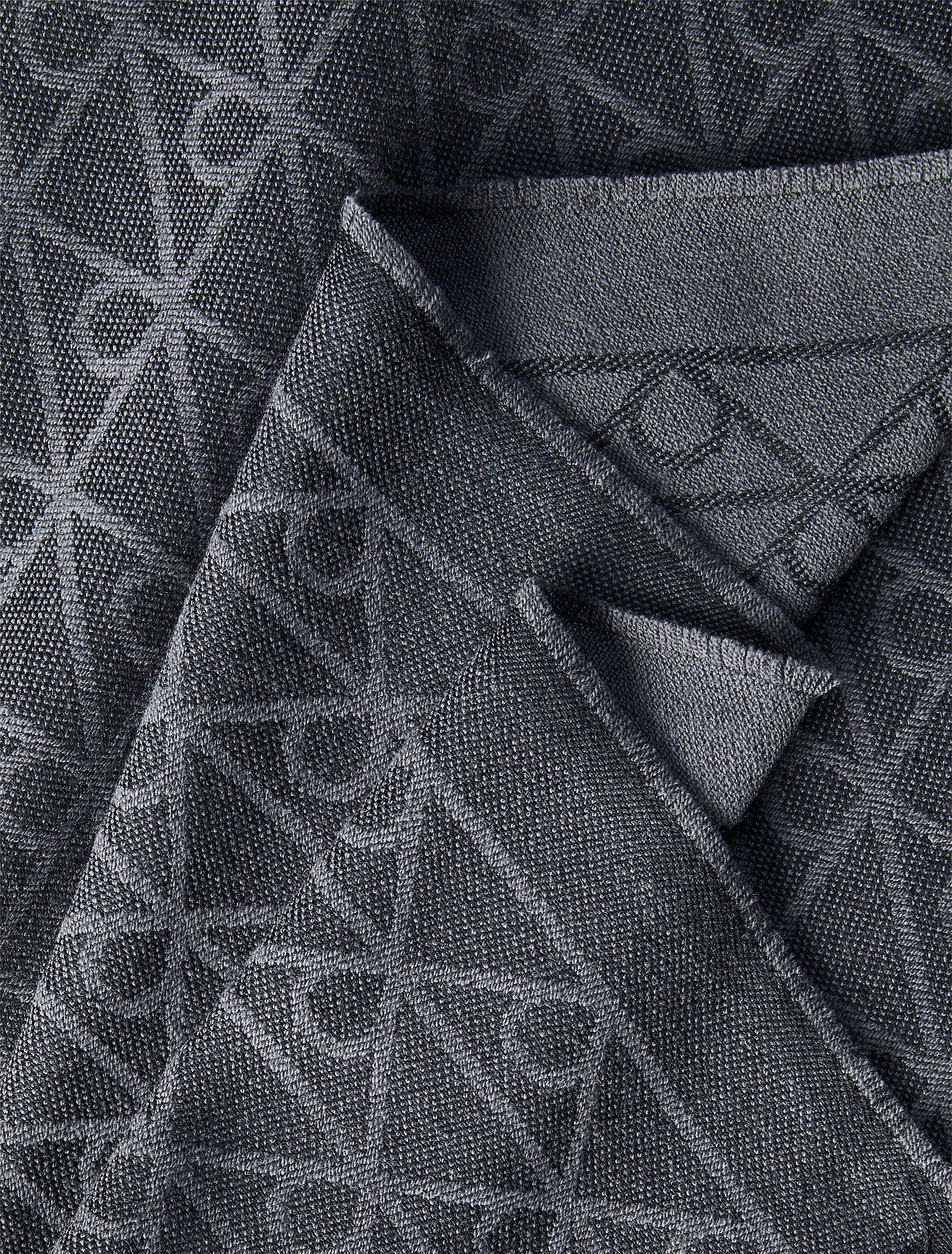 وشاح كالفين كلاين Tonal Aop Wool Lw