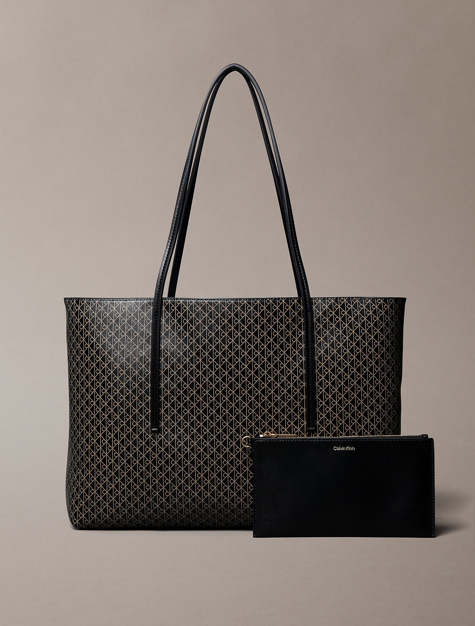 حقيبة كالفين كلاين Tote With Pouch On Strap