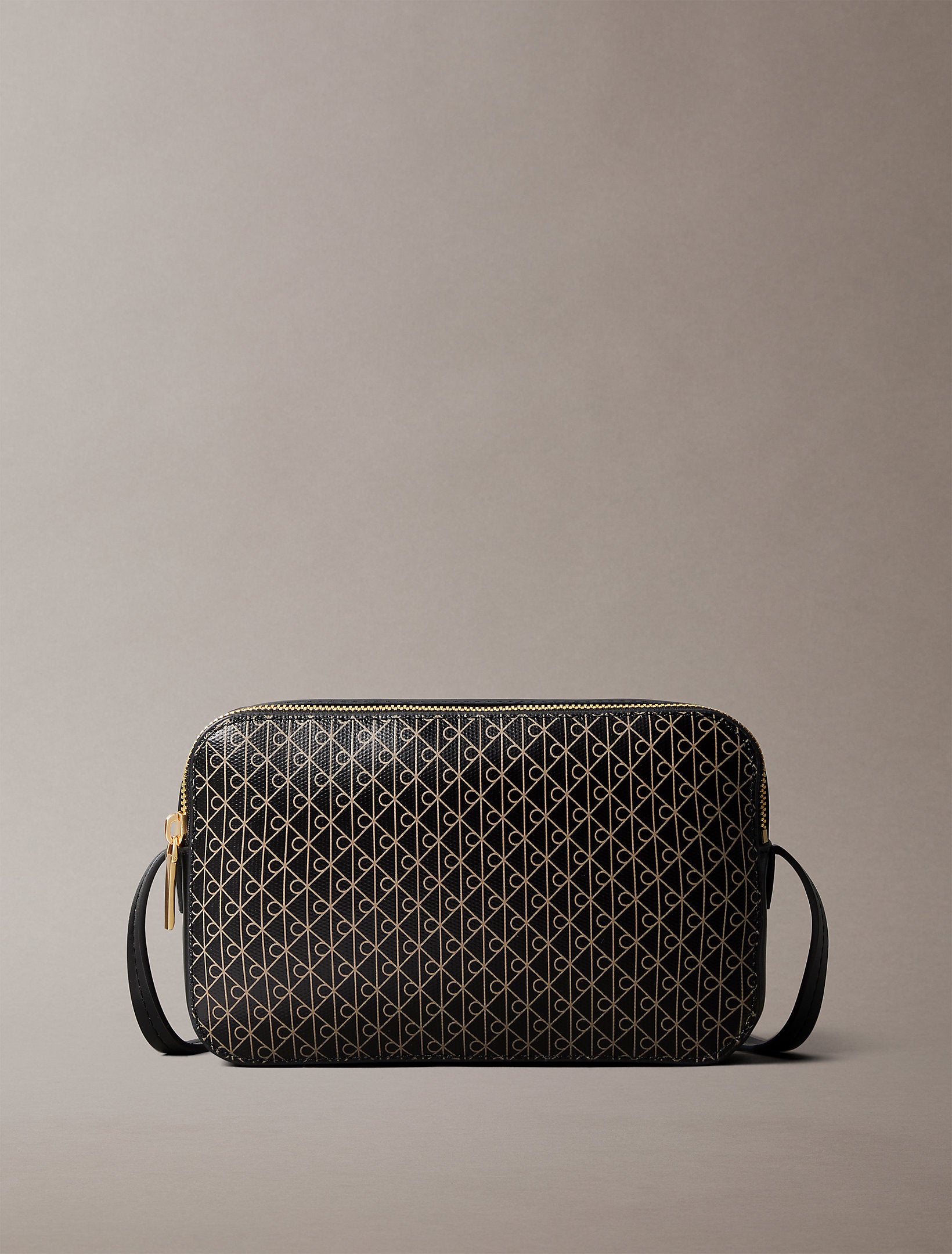 حقيبة كالفين كلاين Elongated Camera