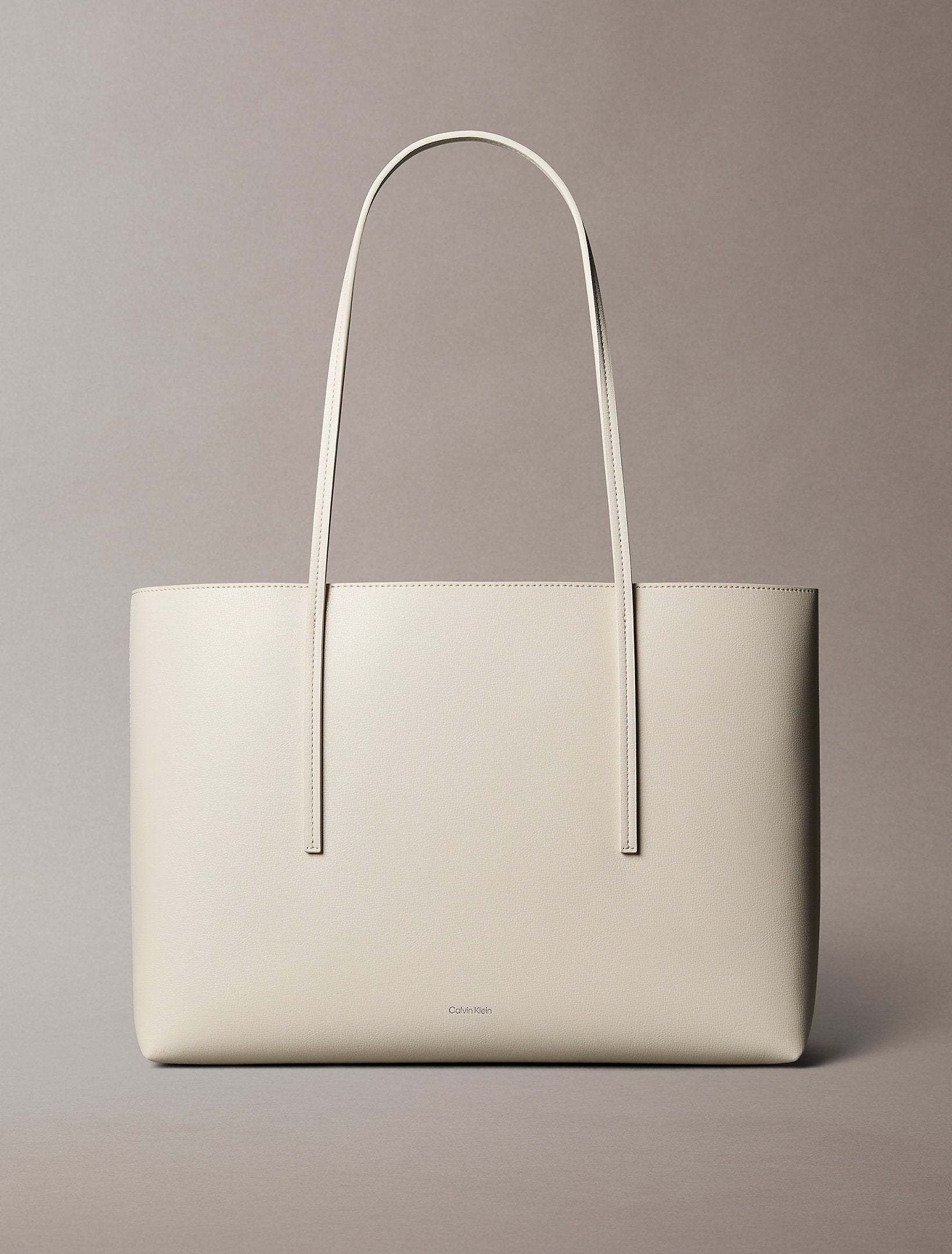 תיק קלווין קליין Foil Logo Tote W Pouch