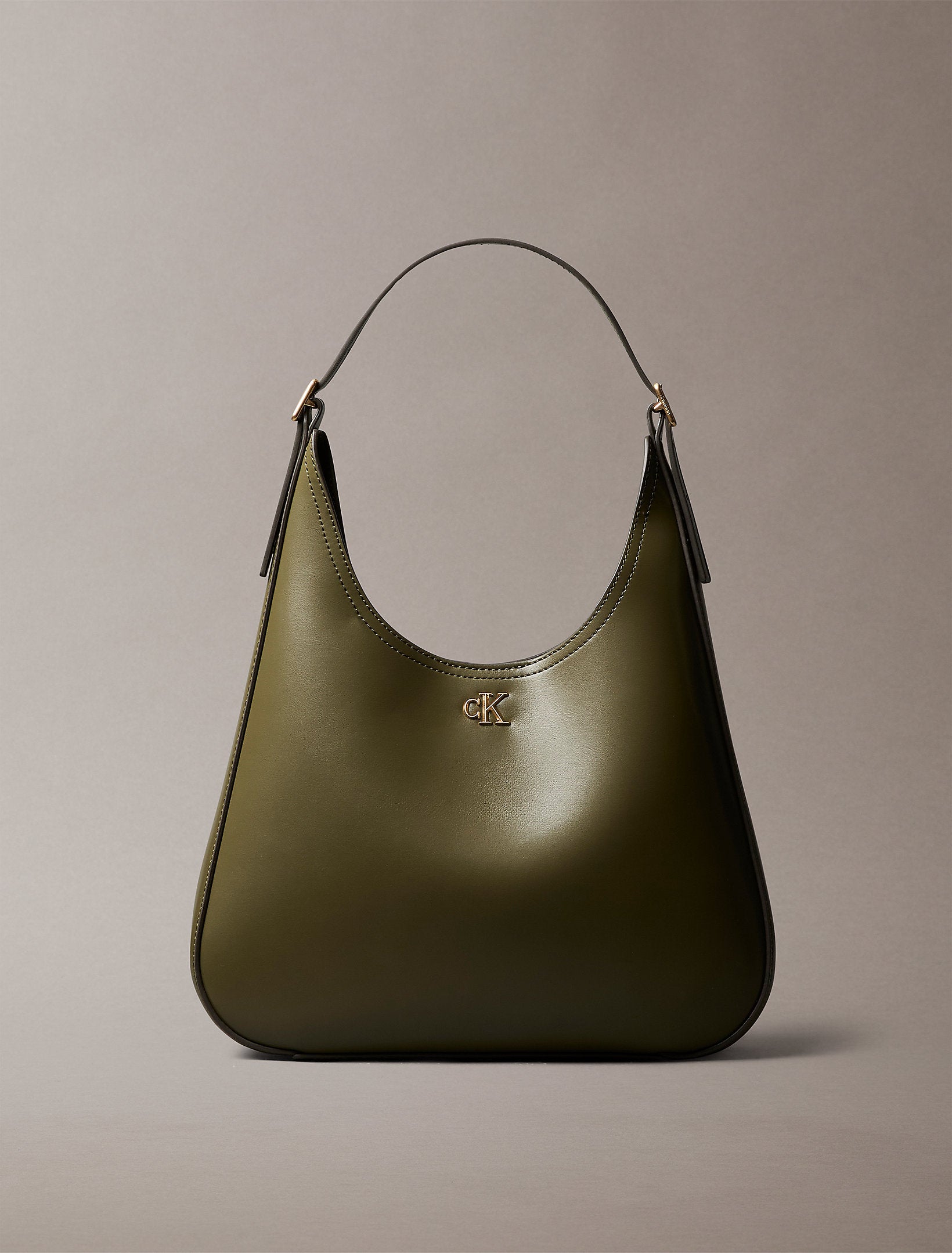 حقيبة كالفين كلاين Medium Shoulder