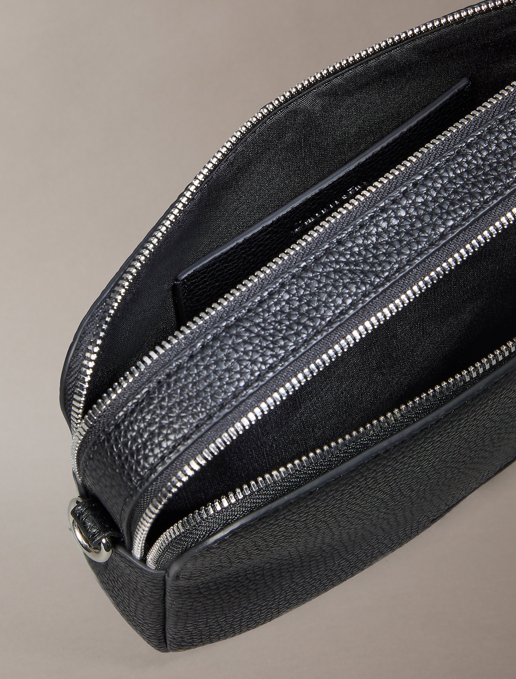 Calvin Klein Webbing 2x Strap Camera Bag