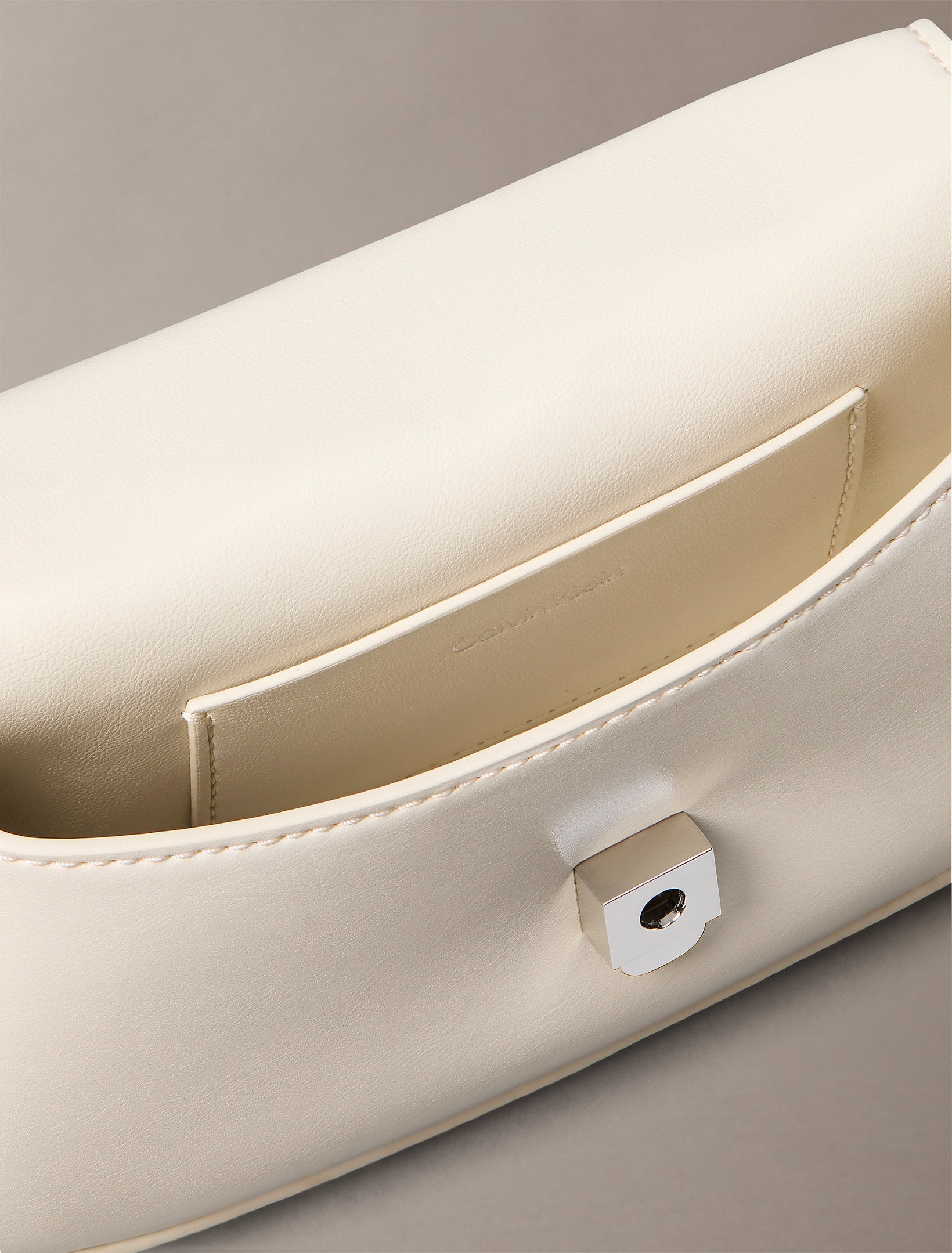 حقيبة كالفين كلاين Top Handle Crossbody