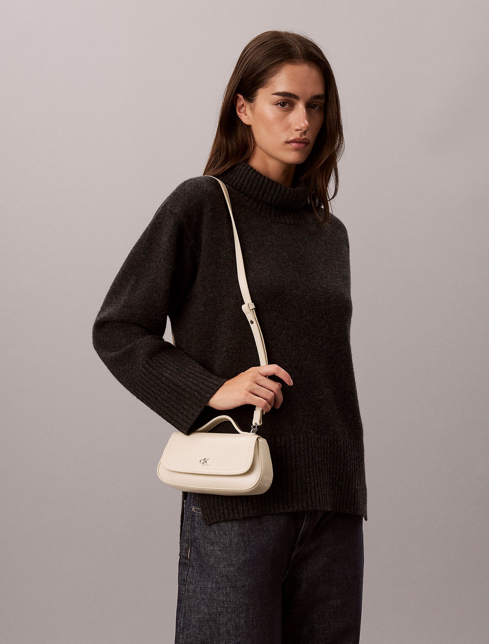 حقيبة كالفين كلاين Top Handle Crossbody
