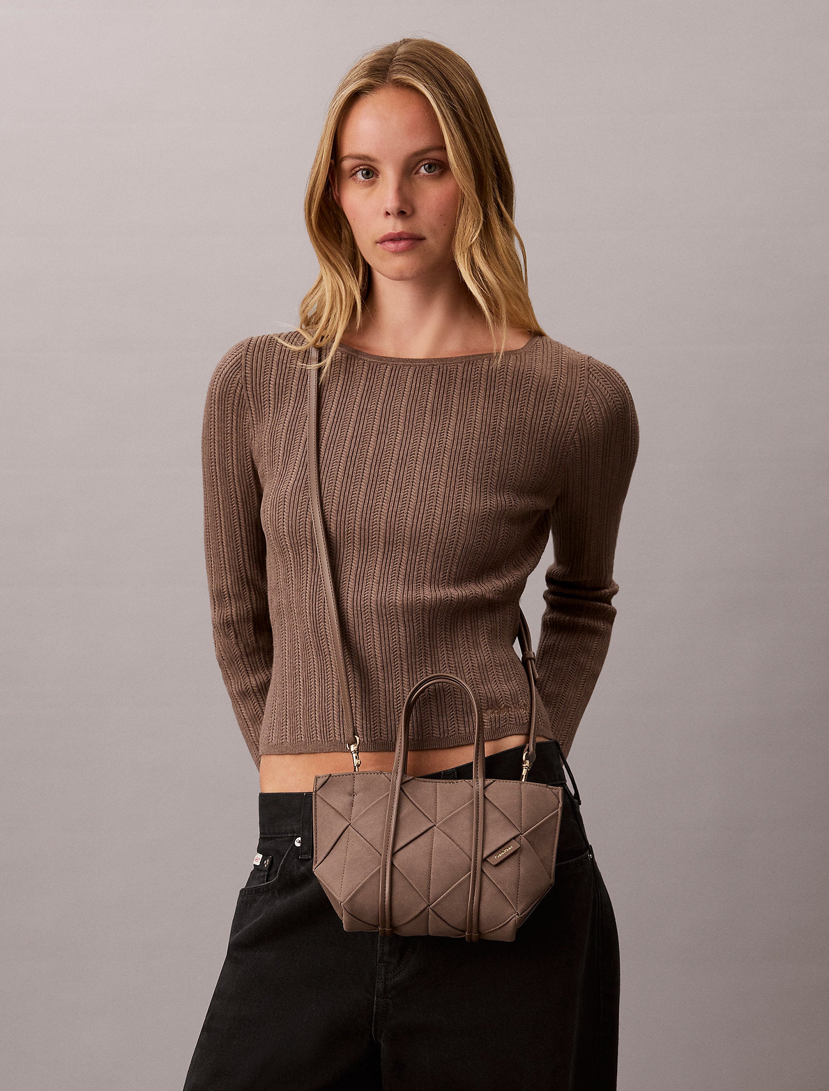 תיק קלווין קליין Woven Sueded Mini Tote Crossbody