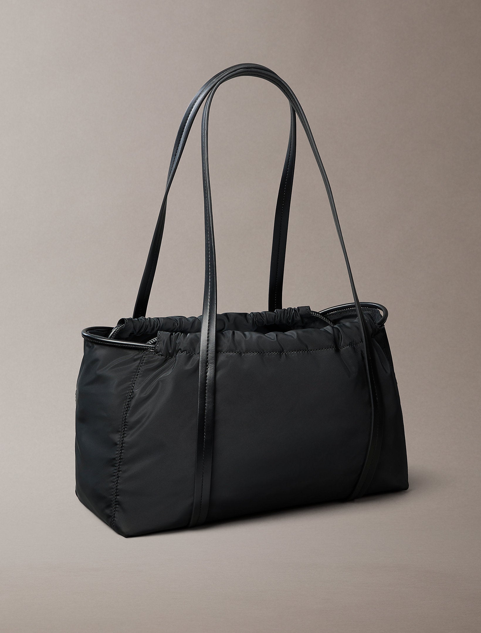 حقيبة كالفين كلاين Nylon Drawstring Satchel