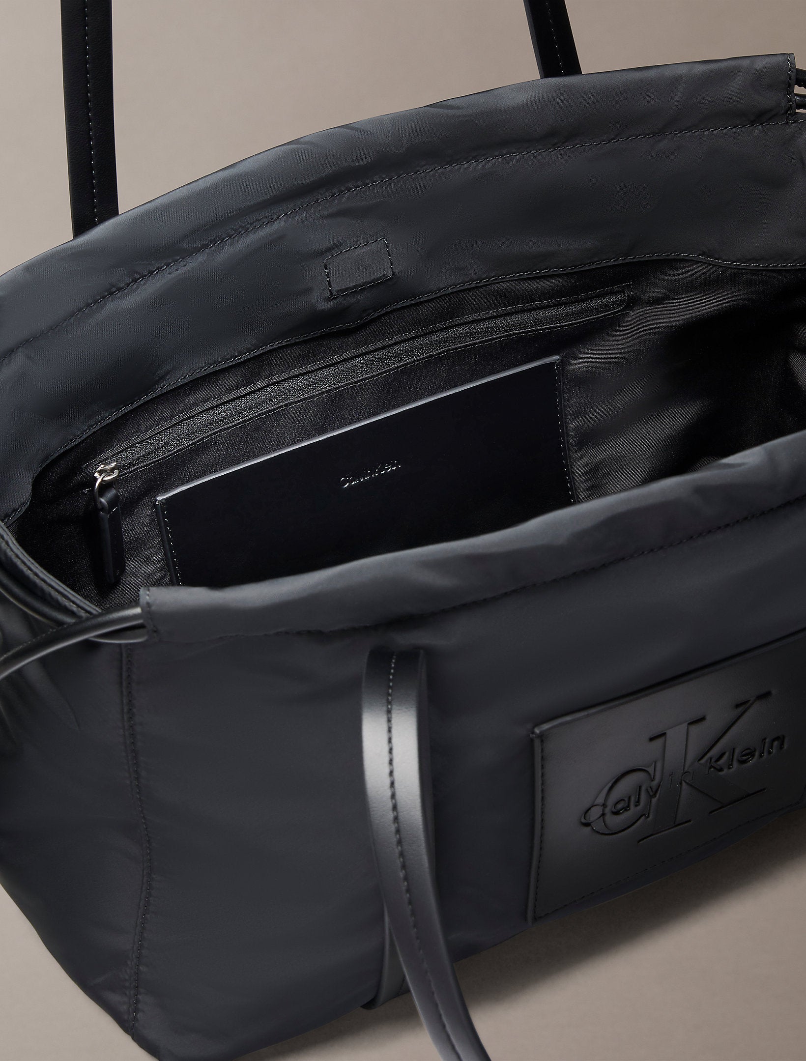 حقيبة كالفين كلاين Nylon Drawstring Satchel