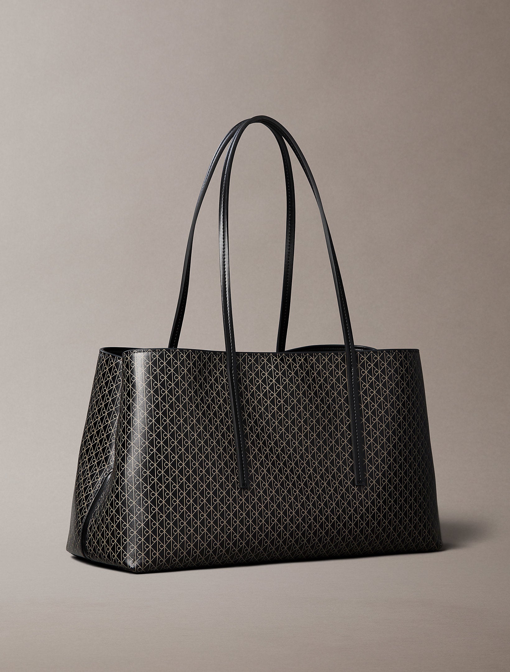 حقيبة كالفين كلاين Emblem Aop Medium Work Tote