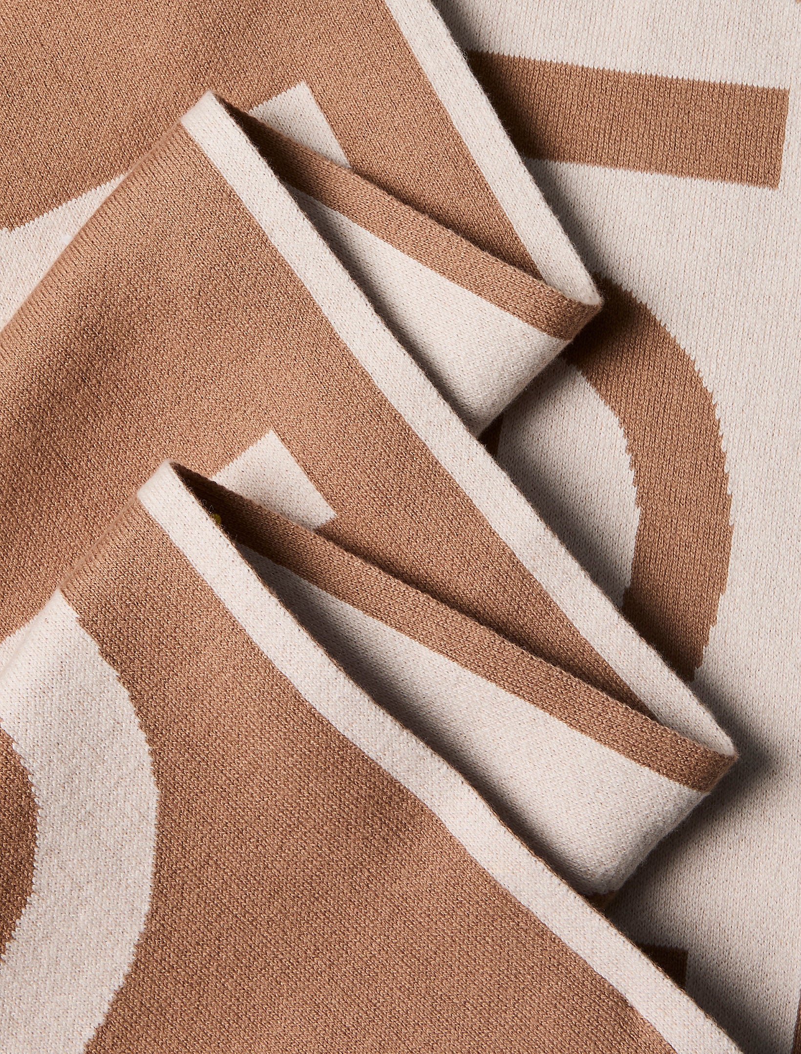 وشاح كالفين كلاين Bold Logo 2-Tone Jacquard