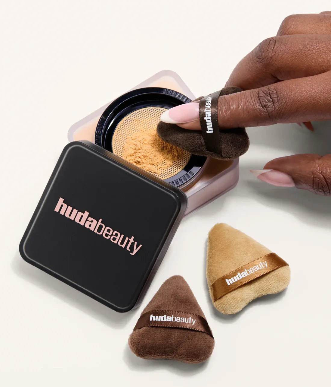מברשת איפור Huda Beauty Easy Bake Powder Puff Trio (x3pcs)