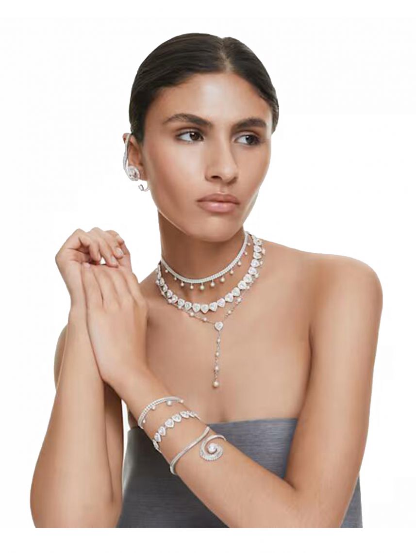 اسوارة سواروفسكي Ariana Grande