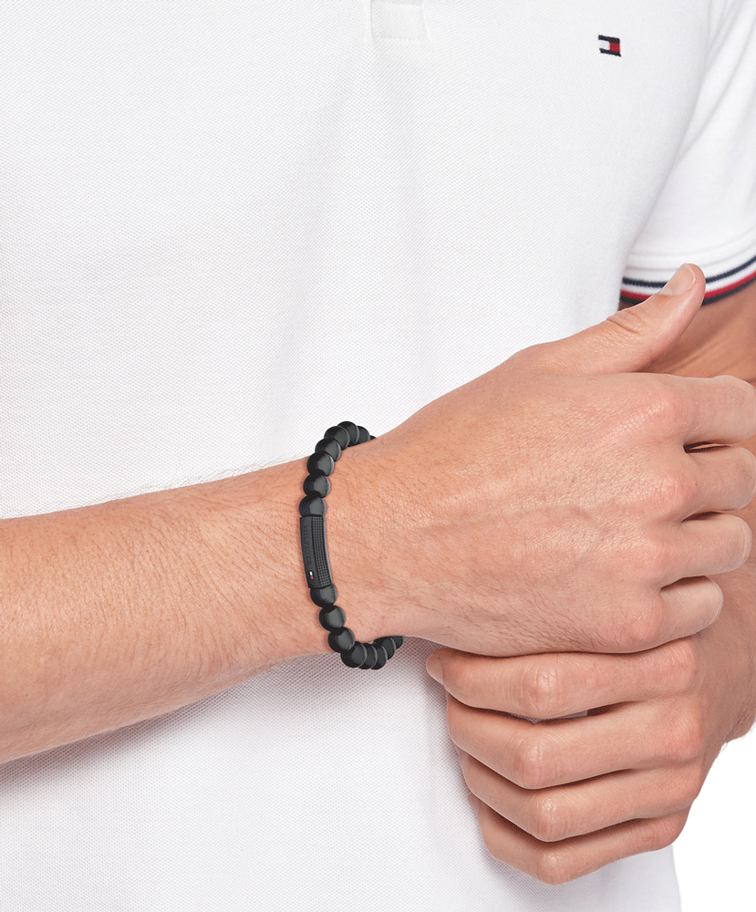 اسوارة تومي هيلفيجر