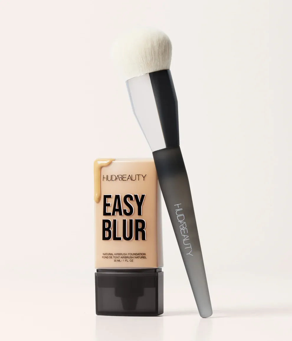 فرشاة مكياج Huda Beauty Easy Blur Base Brush