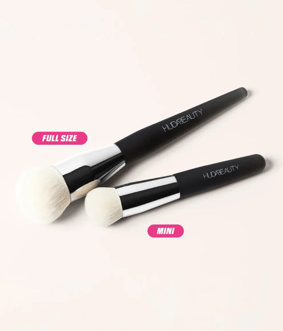 فرشاة مكياج Huda Beauty Easy Blur Base Brush