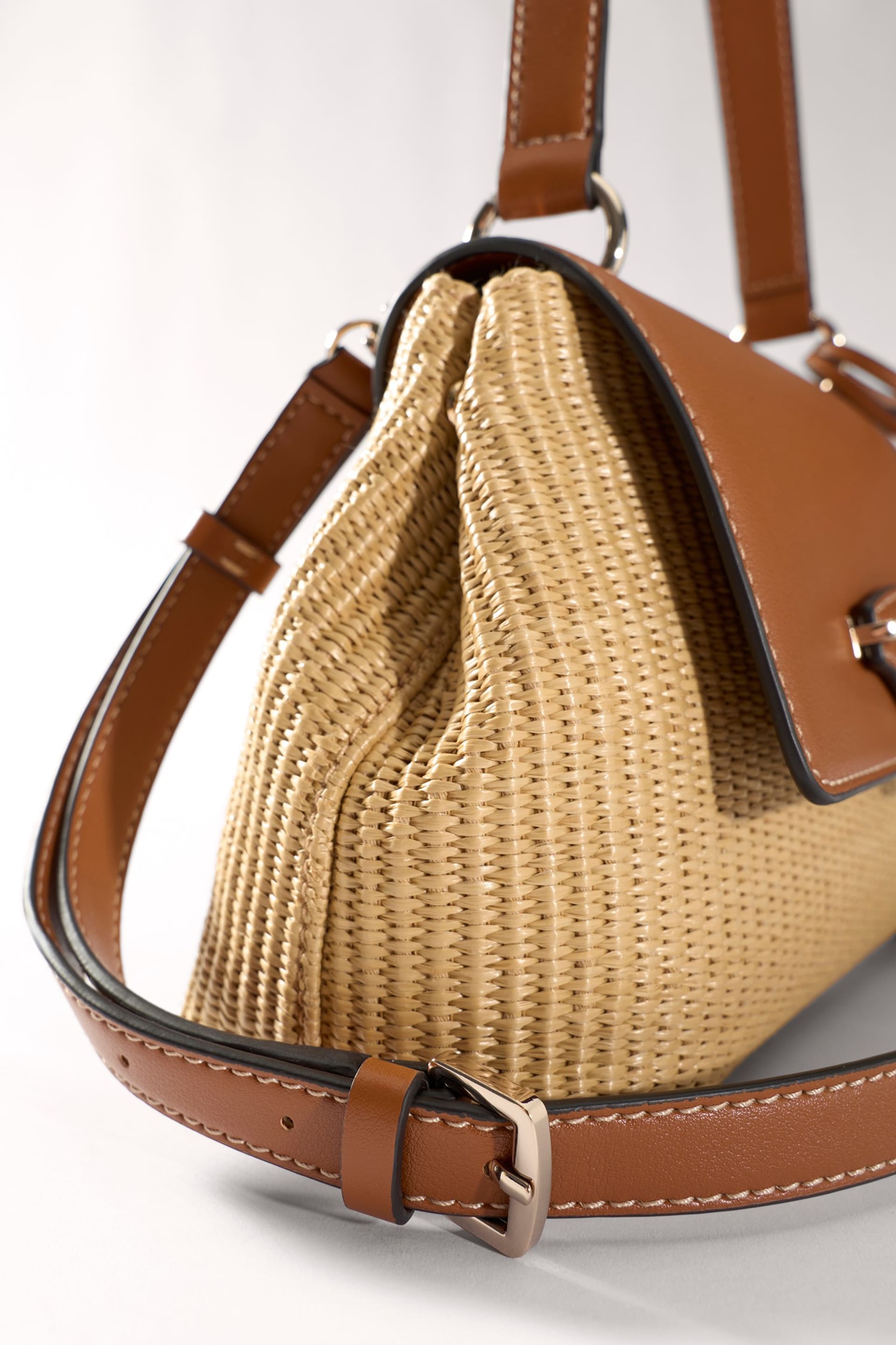 Guess Maggie Shoulder Bag