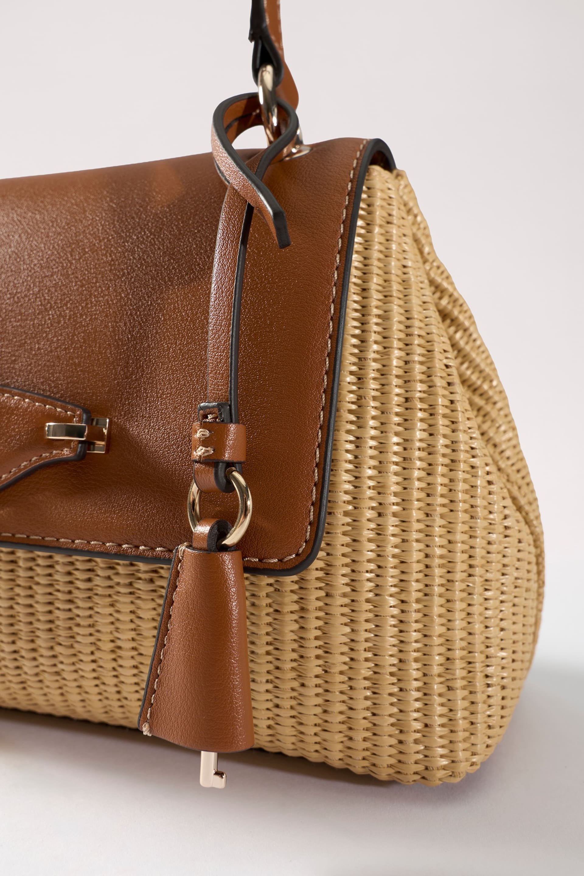 Guess Maggie Shoulder Bag