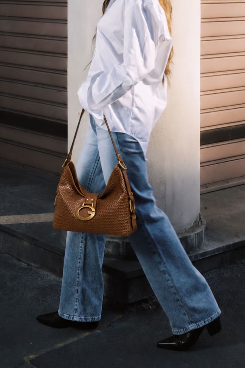 Guess Camden Medium Shoulder Bag