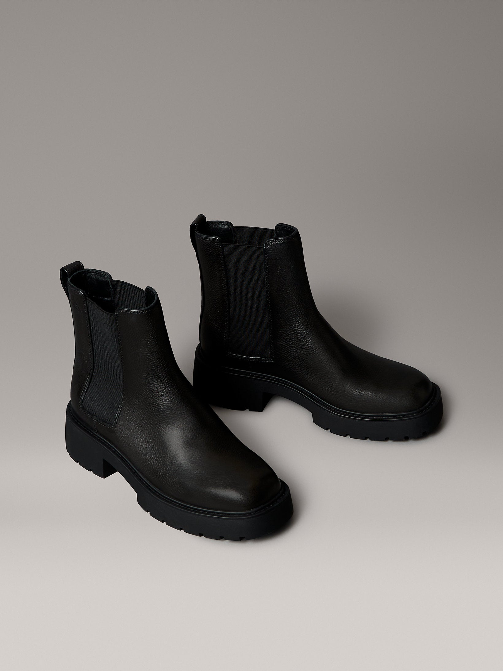 حذاء كالفين كلاين Chunky Chelsea Boot Lth