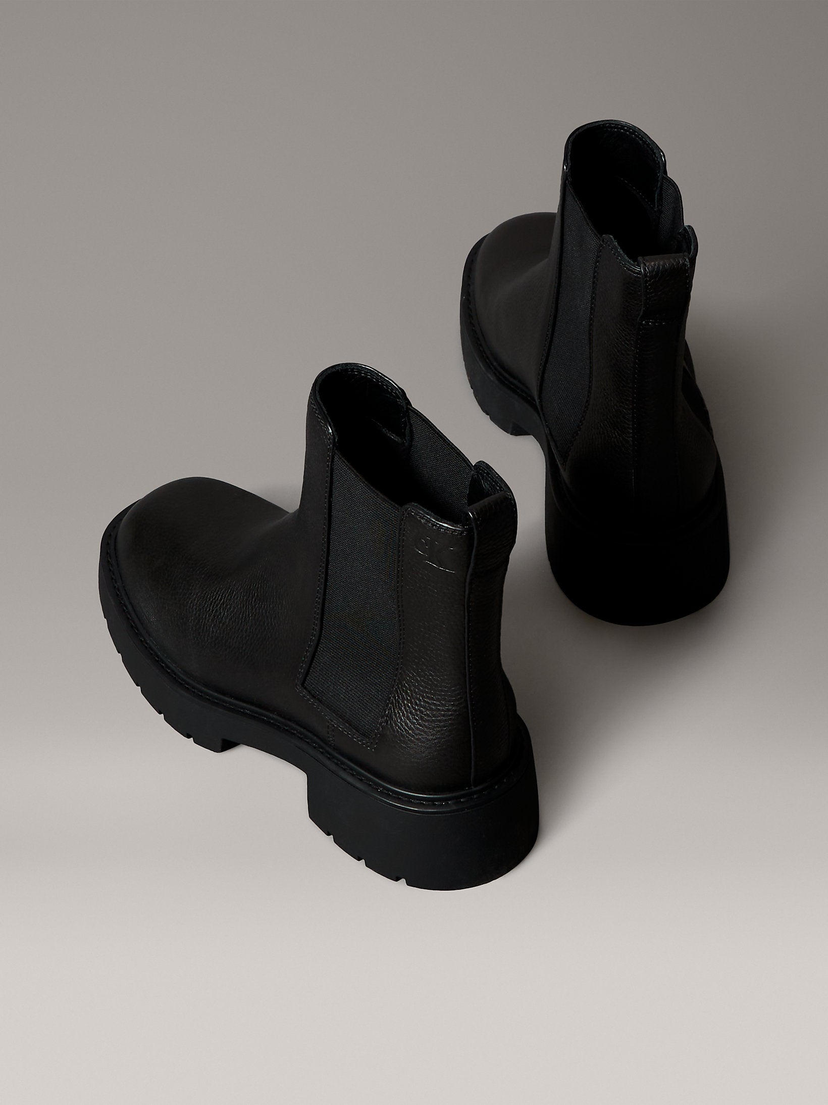 حذاء كالفين كلاين Chunky Chelsea Boot Lth
