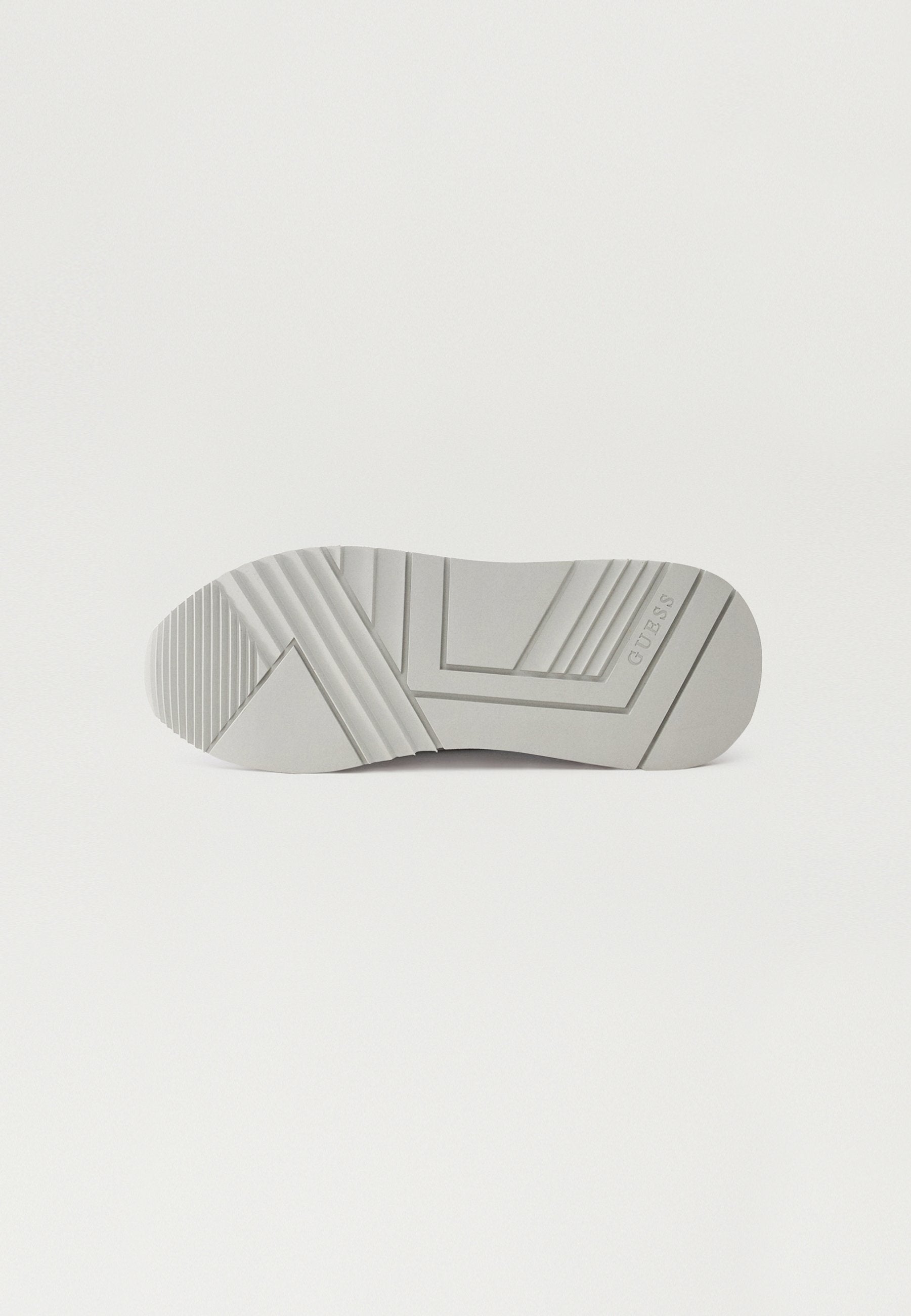 סניקרס גס Esti