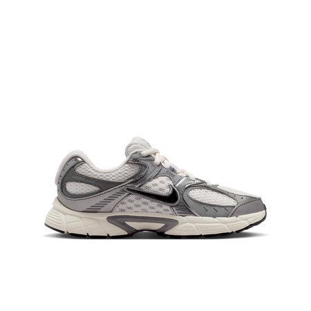 Nike V5 Rnr Sneaker