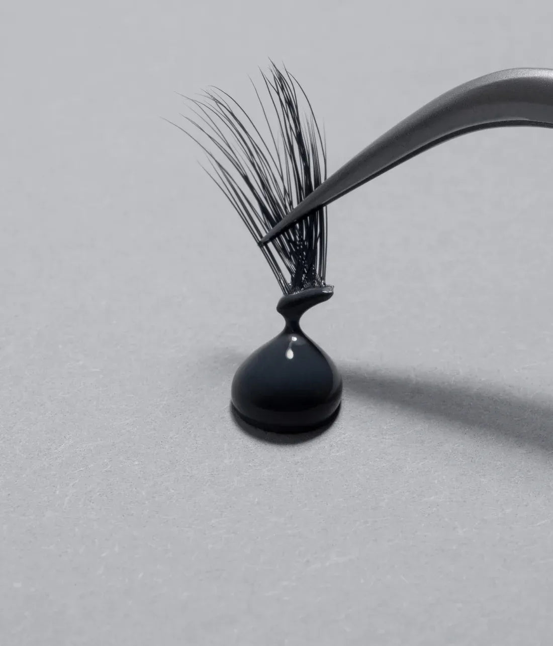 Huda Beauty Waterproof Lash Glue False Lashes