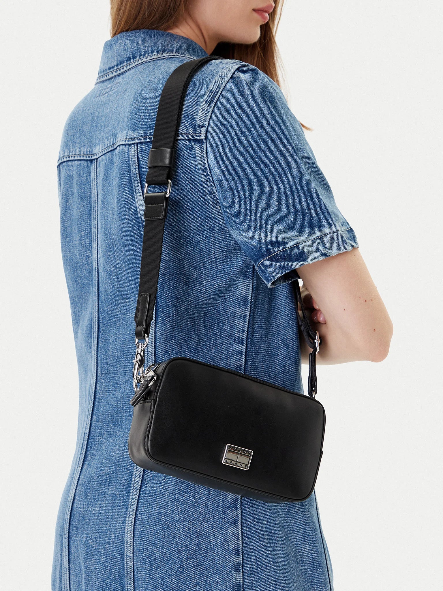 תיק טומי הילפיגר Bandolera American Cool Logo