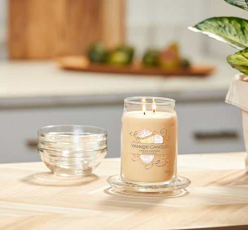 Yankee Candle Vanilla Cupcake Signature Scented Candle