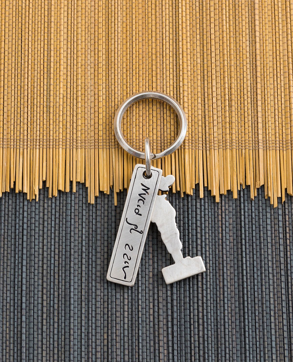 מחזיק מפתחות דנון