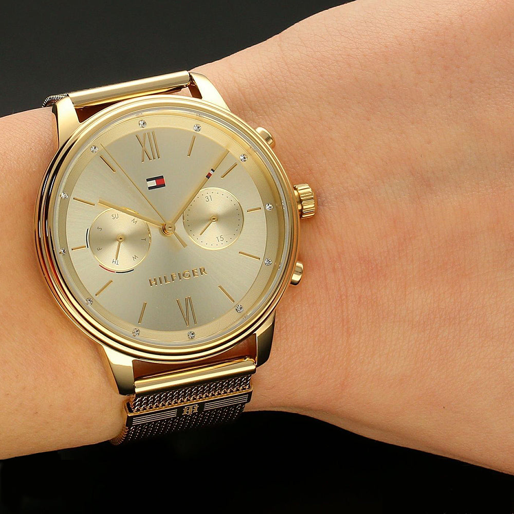 ساعة تومي هيلفيجر